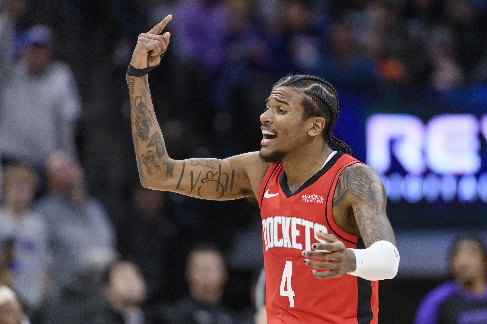 Kaiyun-JackeyLove迎来十二赛季出色发挥，拜仁观众热烈欢呼！气势如虹延续(jackeylove转会rng)